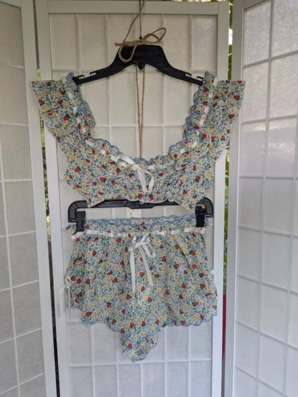 Floral Ruffle Top & Shorts Set XS - Picture 2 of 4